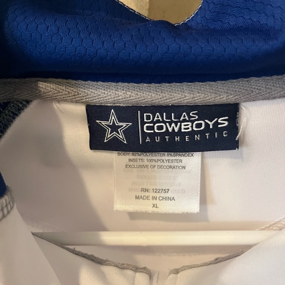 Dallas Cowboys pull over jacket - Picture 5 of 5